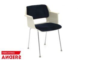 Gispen 2225 eetkamerstoel van A.R. Cordemeyer ontwerpbureau N.V  Kleur stof petrol Manchester