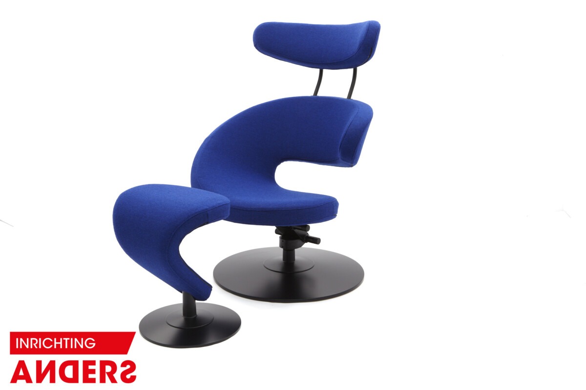 Varier (Stokke) peel kleur blauw met hocker Inrichting Anders Nieuwe en Tweedehands Designmeubels